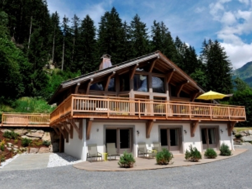 Welcoming Chalet Le Favre in Chamonix for up to 12